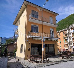 Locale commerciale in Affitto