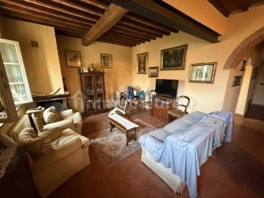 Terratetto unifamiliare 260 m², ottimo stato, San Giuliano Terme Paese, San Giuliano Terme