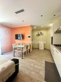 Trilocale ottimo stato, quarto piano, Via Roma, Borgo Barusso, Alassio