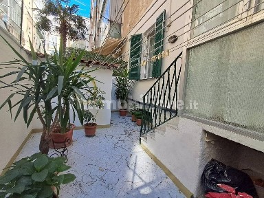 Quadrilocale via Lorenzo Giacchero, Centro Storico, Savona