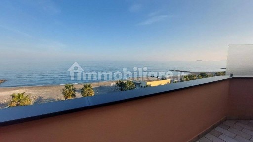 Trilocale nuovo, quarto piano, Centro, Loano