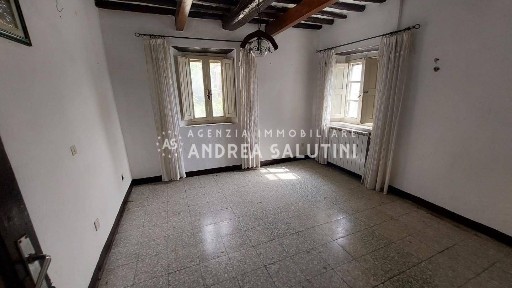Terratetto unifamiliare 120 m², da ristrutturare, Centro, Buti