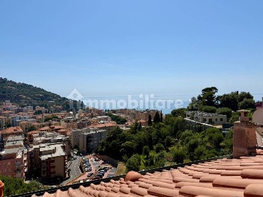 Bilocale Castelli 41, Centro, Finale Ligure