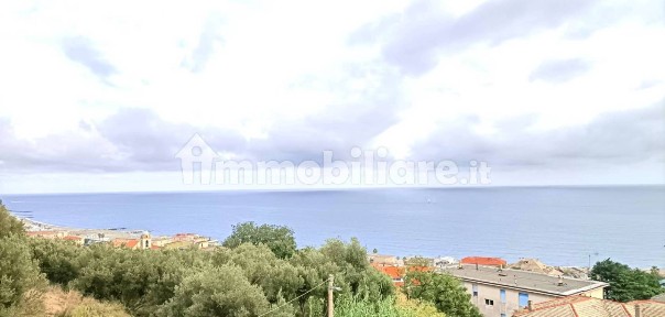 Trilocale largo Arcobaleno, Albissola Marina