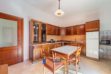 Trilocale via Novaro 1, Centro, Albenga