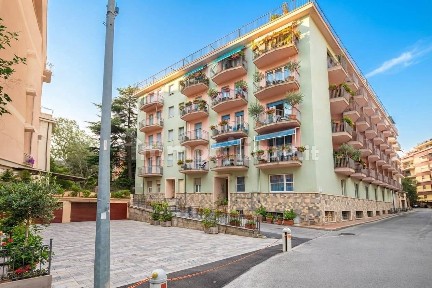 Trilocale via Leonardo da Vinci 288, Via Roma, Borgo Barusso, Alassio