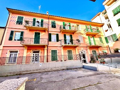 Trilocale via del Roggetto 11, Centro, Albenga