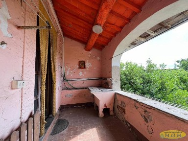 Terratetto unifamiliare 405 m², da ristrutturare, Castelfranco di Sotto