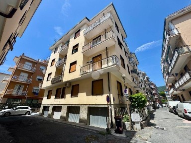 Trilocale via Alassio 4, Spotorno