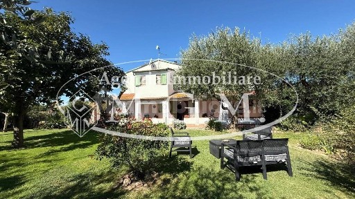 Terratetto unifamiliare 180 m², buono stato, Santa Lucia, La Borra, Pontedera