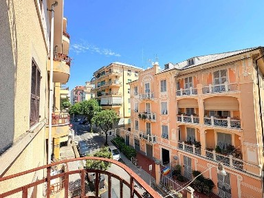Appartamento via Montegrappa 11, Villetta, Valloria, Savona