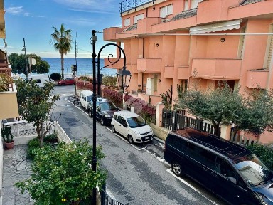 Quadrilocale via Torino 10, Laigueglia