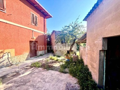 Terratetto unifamiliare 300 m², da ristrutturare, Montopoli in Val d'Arno