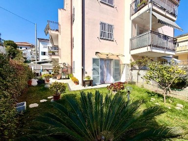 Albenga, VIA MAGDALEINE GENLIS, 7