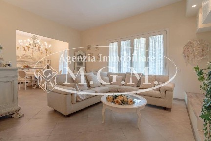 Terratetto unifamiliare 354 m², ottimo stato, Centro, Ponsacco