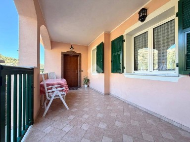 Trilocale via Aleramo 21, Moglio, Alassio