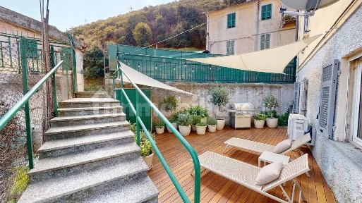 Bilocale piazza Porta Testa 19, Centro, Finale Ligure
