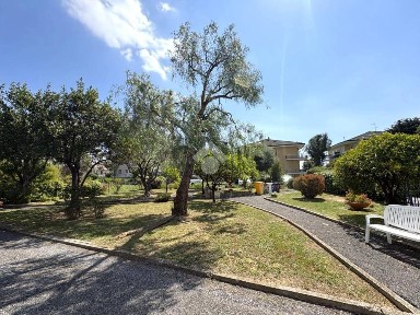 Borghetto Santo Spirito, Via dei Peschi, 13