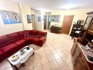Terratetto plurifamiliare 120 m², ottimo stato, San Romano, Montopoli in Val d'Arno