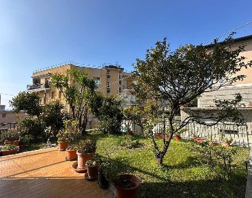 Quadrilocale via Paolo Cappa 9, Centro, Finale Ligure
