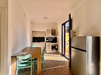 Bilocale Vico Bonora 3, Centro, Finale Ligure