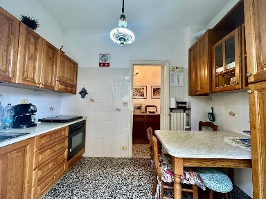Quadrilocale via Madonna 29, Centro, Finale Ligure