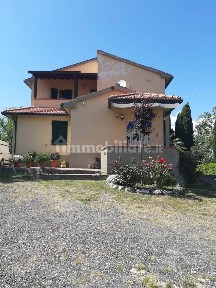 Terratetto unifamiliare 270 m², buono stato, Centro, Montecatini Val di Cecina