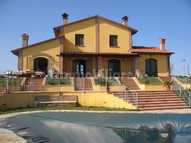 Terratetto unifamiliare 200 m², nuova, Montopoli in Val d'Arno