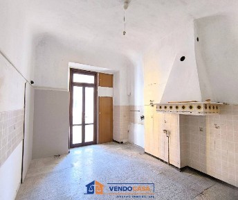 Trilocale via 20 Settembre 3, Centro Storico, Savona
