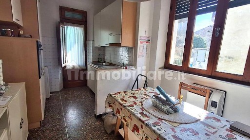 Terratetto unifamiliare 200 m², da ristrutturare, Vecchiano Nodica, Vecchiano