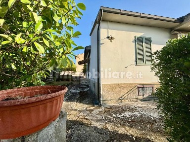 Terratetto unifamiliare 180 m², da ristrutturare, Selvatelle, Terricciola