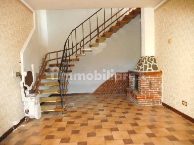 Terratetto unifamiliare 158 m², buono stato, San Giuliano Terme Paese, San Giuliano Terme