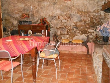 Terratetto unifamiliare 150 m², da ristrutturare, Centro, Calci