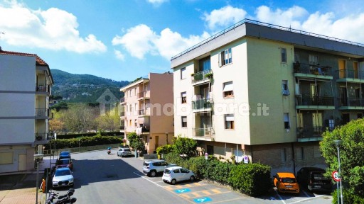 Quadrilocale piazza Napoleone, Spotorno
