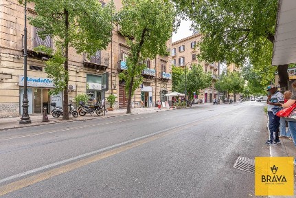 Palermo, Politeama - Ruggiero Settimo, Via Roma
