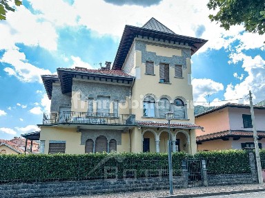 Trilocale viale Rimembranze 7, Centro, Borgosesia