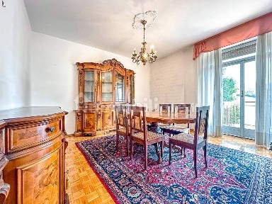 Trilocale via vittorio veneto 80, Borgosesia
