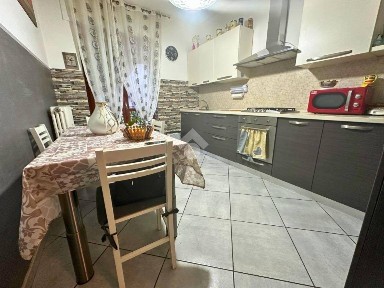 Quadrilocale via Piave 8, Centro, Santhià