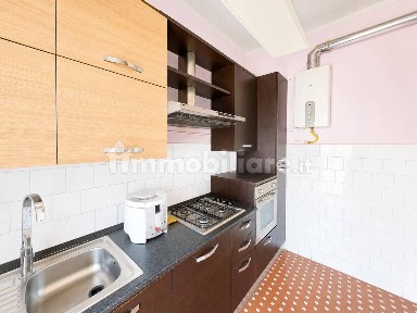 Trilocale largo Giuseppe Giusti 10, Semicentro, Vercelli
