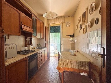 Bilocale via Fratelli Giolito 82, Semicentro, Vercelli