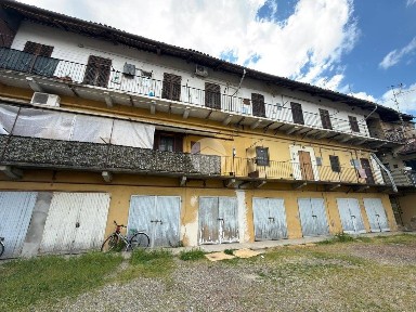Appartamento via dalmazia 13, Semicentro, Vercelli