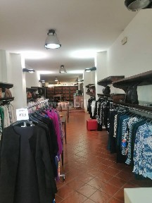 Locale commerciale in Vendita