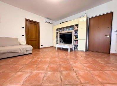 Trilocale via confienza 25, Borgo Vercelli