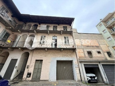 Bilocale piazza Cavour 1, Centro, Borgosesia