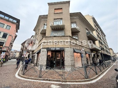 Trilocale via Duca D'aosta 7, Centro, Borgosesia