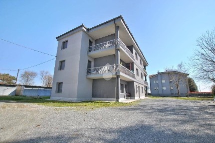 Quadrilocale via Farini 83, Centro, Cigliano