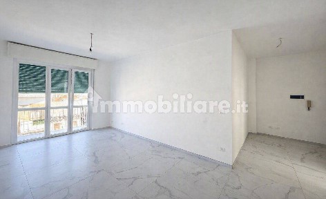Trilocale via Francesco Petrarca 35, Semicentro, Vercelli