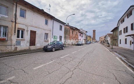 Caresana, Corso Libertà 24