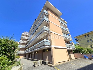 Trilocale via Borgofranco 21, Centro, Borgosesia