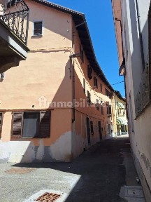 Trilocale via Guglielmo Oberdan 7, Centro, Santhià